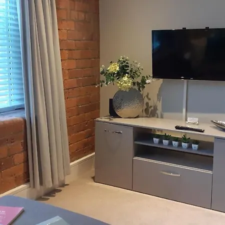 51 Cocoa Suites,rowntrees Wharf Апартаменты