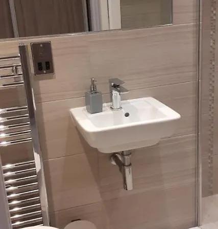 51 Cocoa Suites,rowntrees Wharf Апартаменты