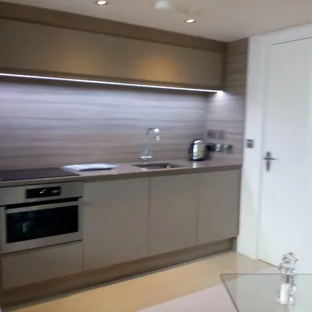 51 Cocoa Suites,rowntrees Wharf * Йорк